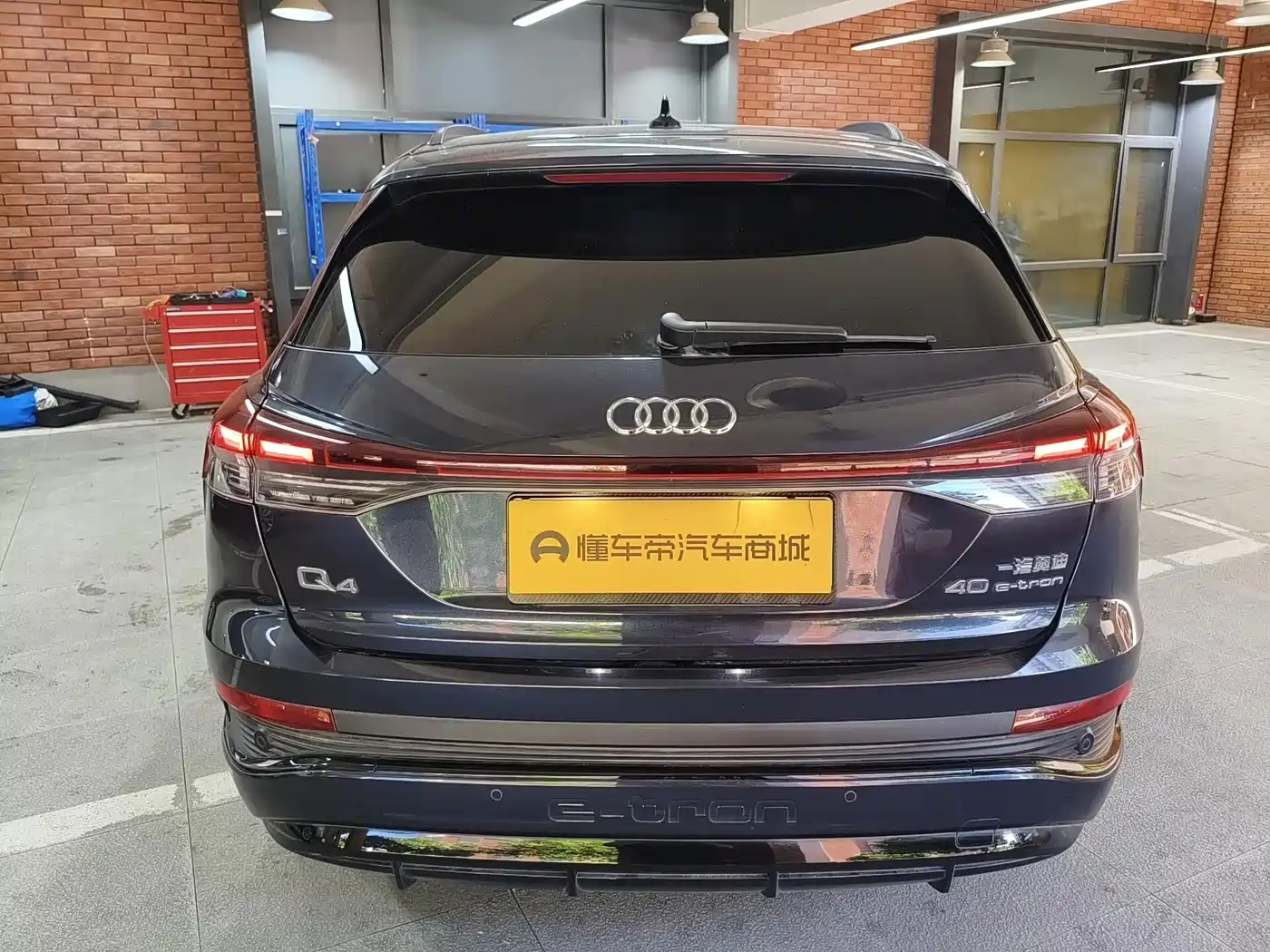 Фото 8 - Audi Q4 e-tron