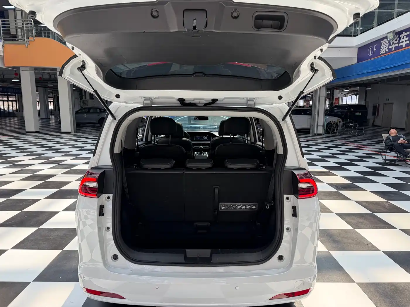 GAC Trumpchi Trumpchi M6 2021 PRO 270T Automatic Luxury Edition фото 16