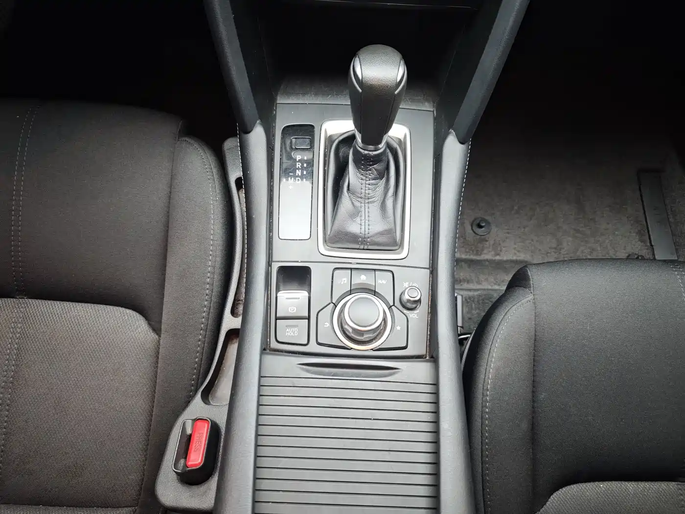 Фото 15 - Mazda CX-4