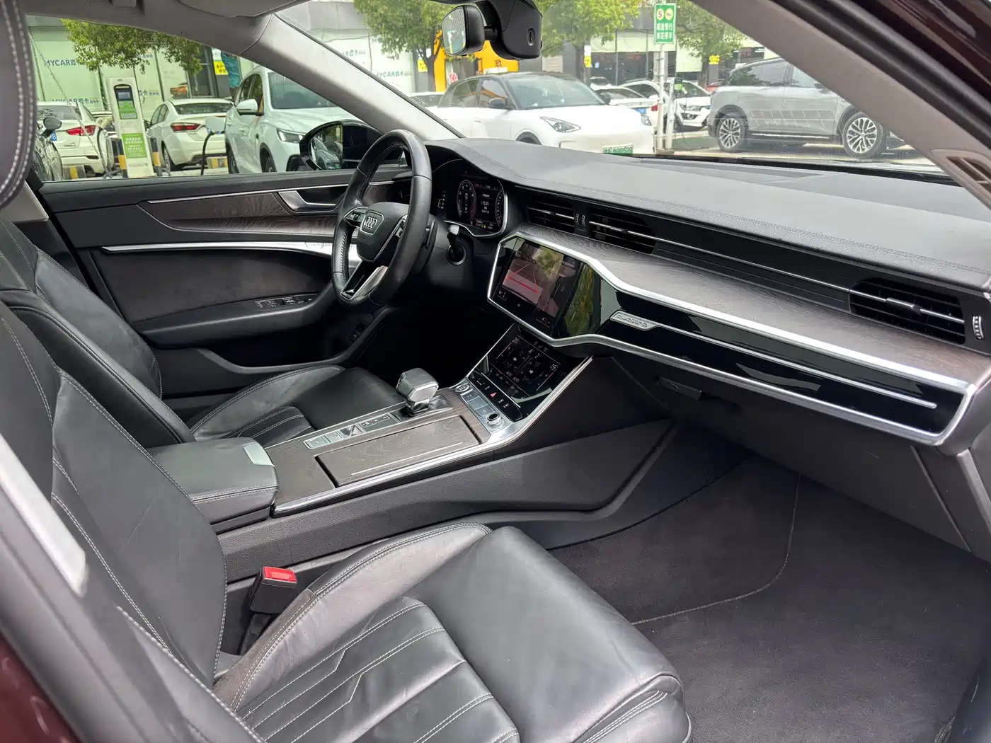 Фото 12 - Audi A6L