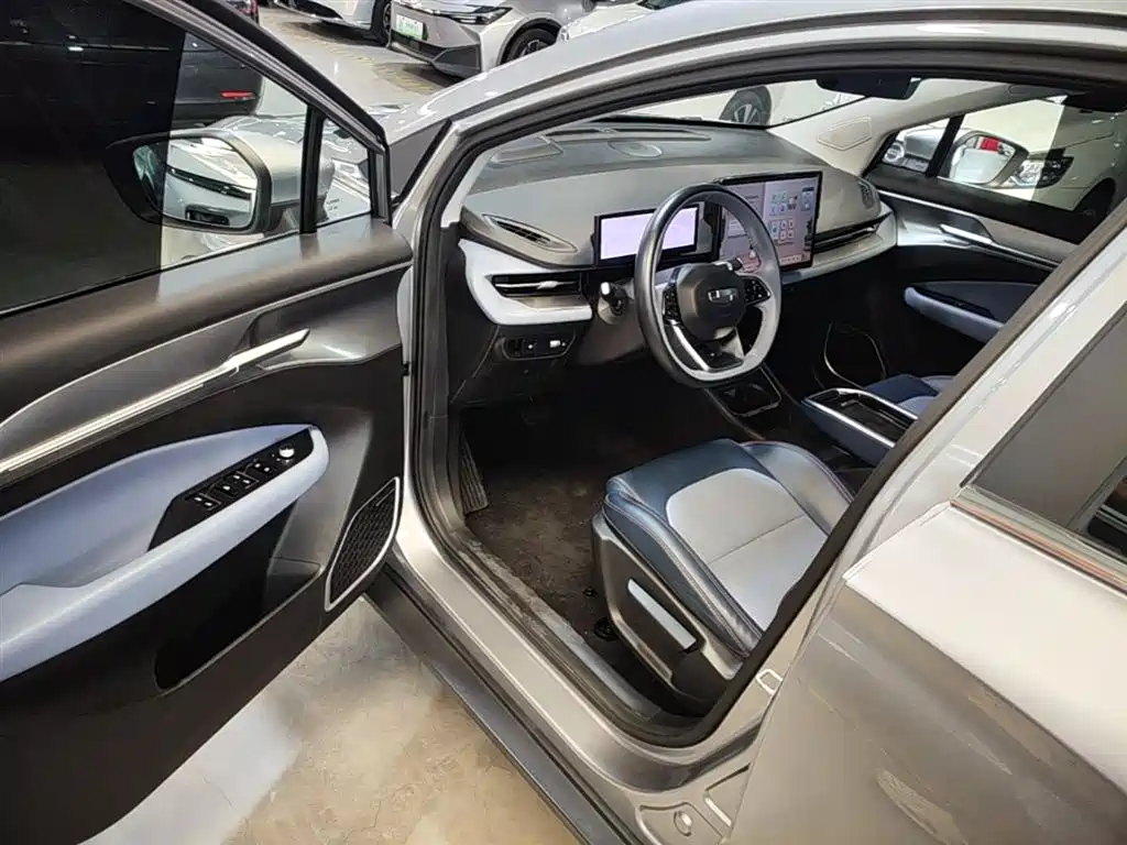 Geely Geometry M6 2023 2022 450 New Intelligence Edition