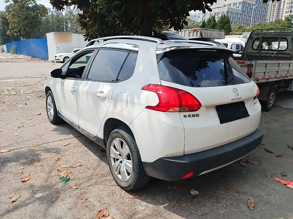 Photo 5 - Peugeot 2008