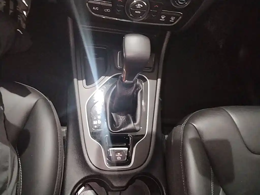 Jeep Cherokee 2019 2019 2.0T 2WD Smart Edition China V
