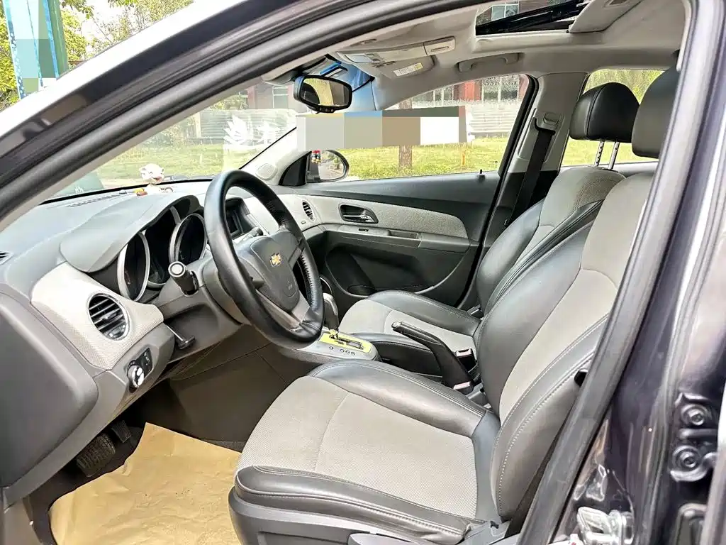 Фото 5 - Chevrolet Cruze