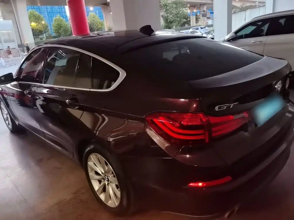 BMW 5 Series GT 2016 2015 528i Leading