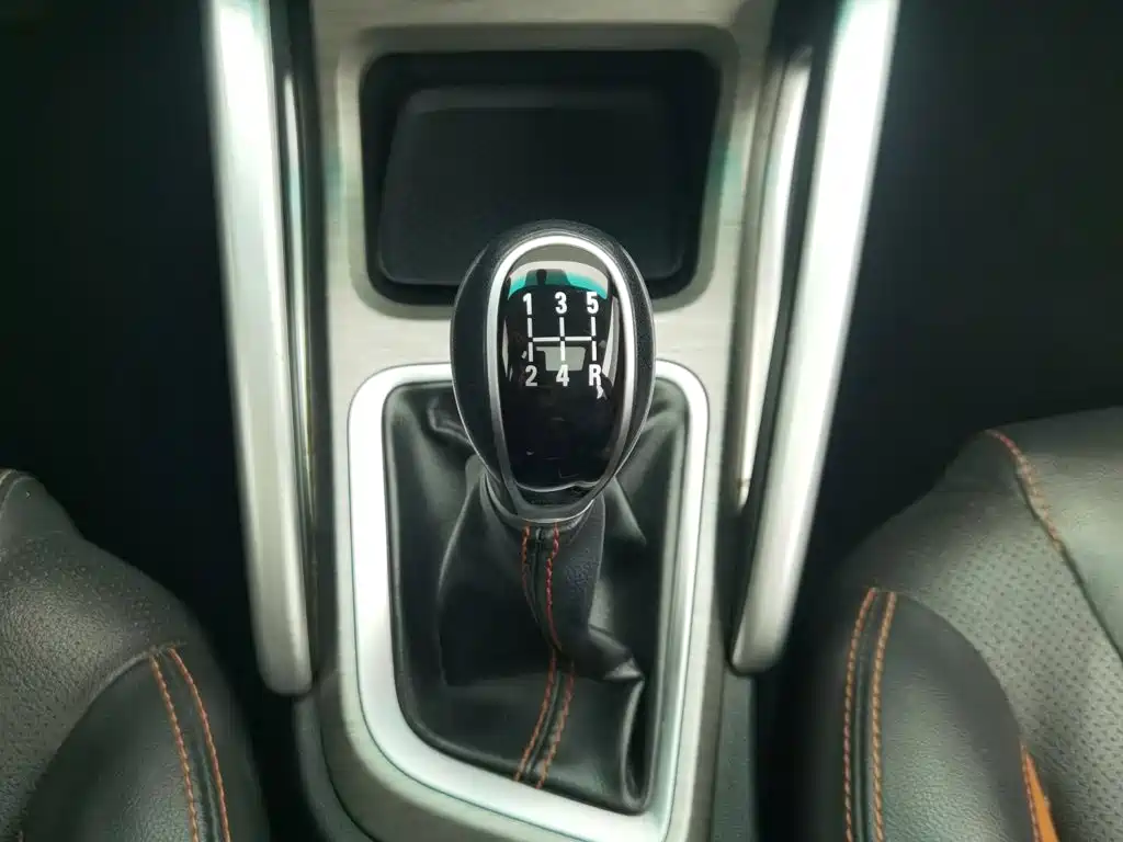 Фото 13 - Geely Vision X3