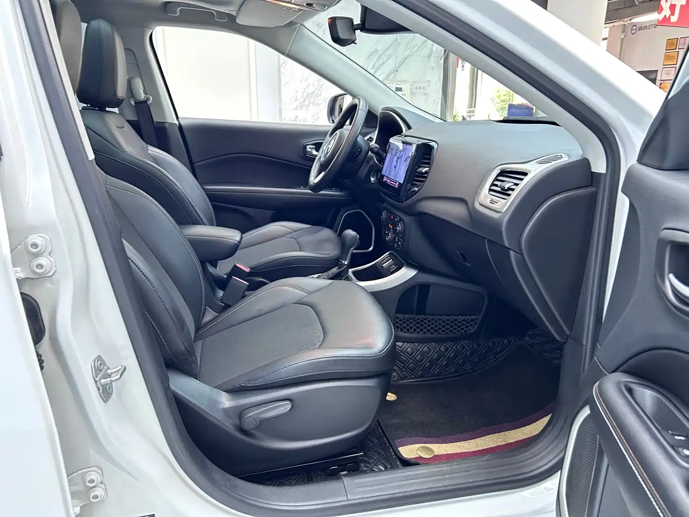 Jeep Compass 2021 2020 220T Automatic Leading Edition