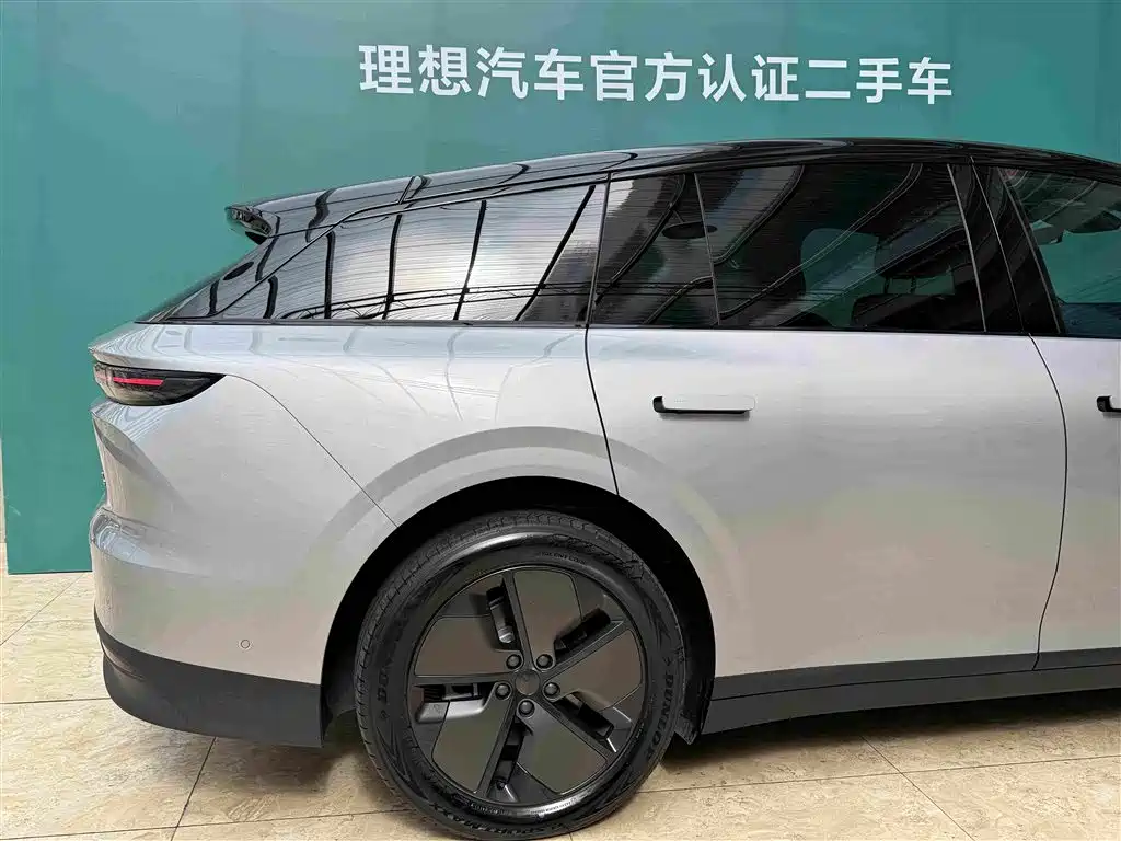 صورة 20 - Li Auto i6
