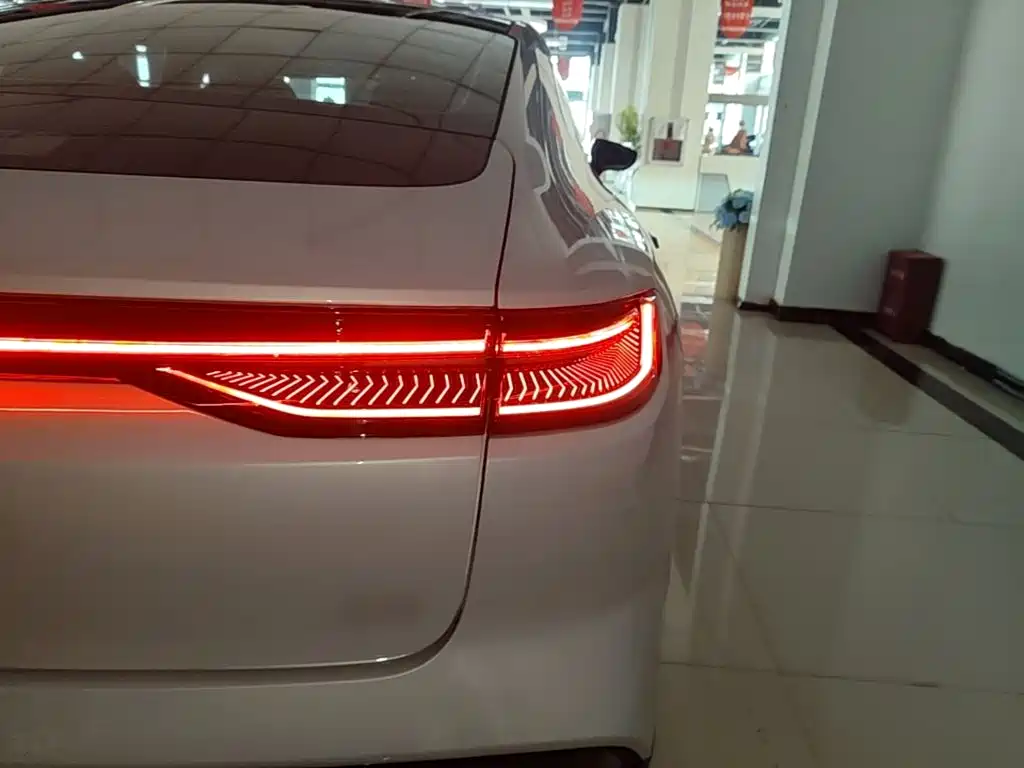 Geely Galaxy Galaxy E8 2024 2024 Model 550km RWD Soaring Dragon Edition