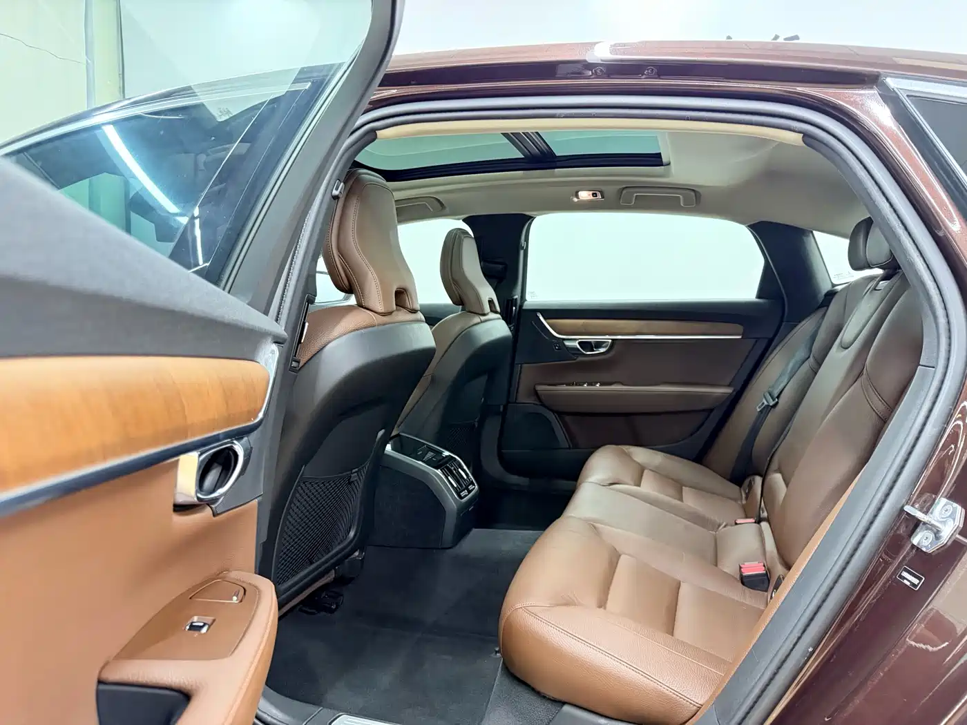 Фото 23 - Volvo S90
