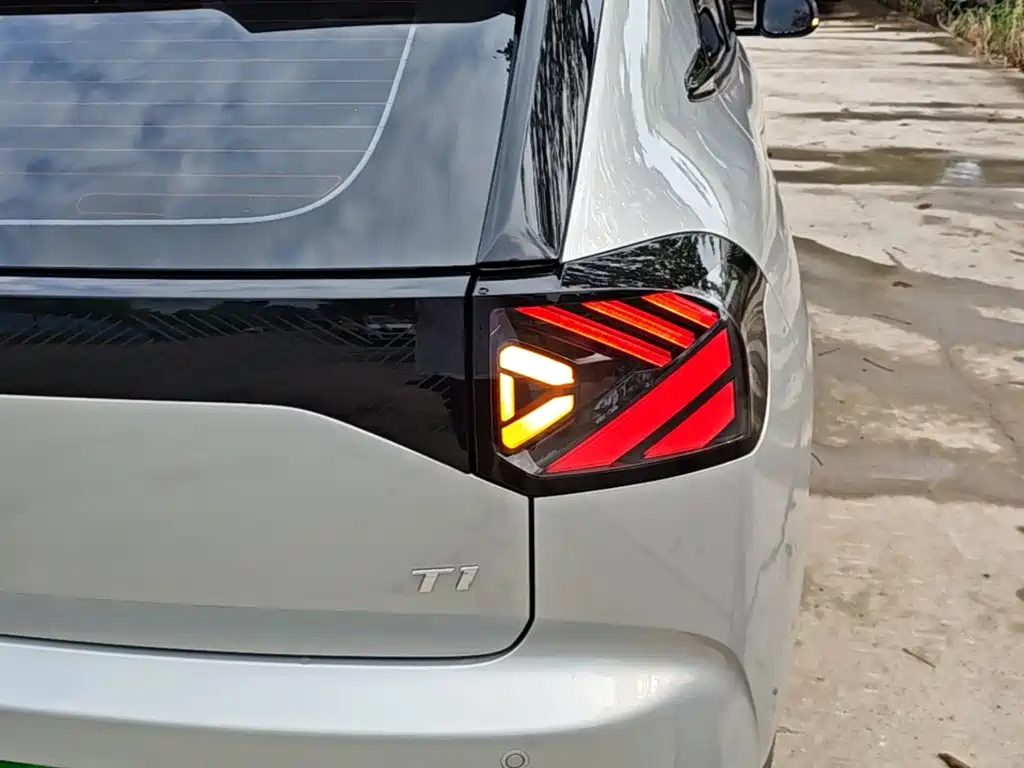 ARCFOX T1 2026 2025 425 Base Version