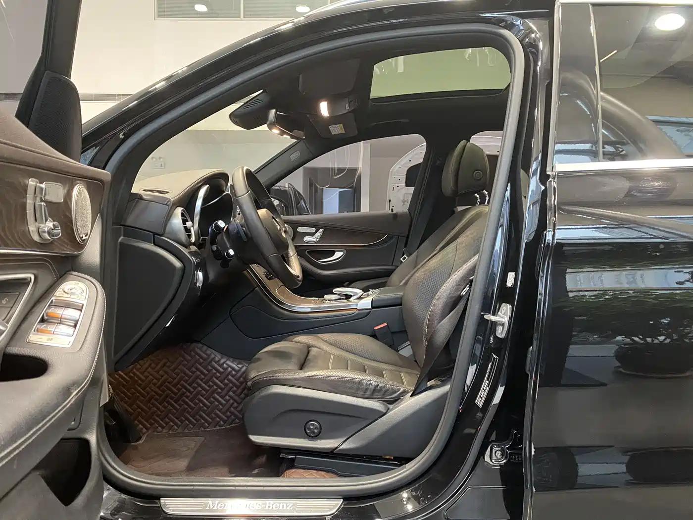 Mercedes-Benz GLC 2019 GLC 300 L 4MATIC Luxury фото 7