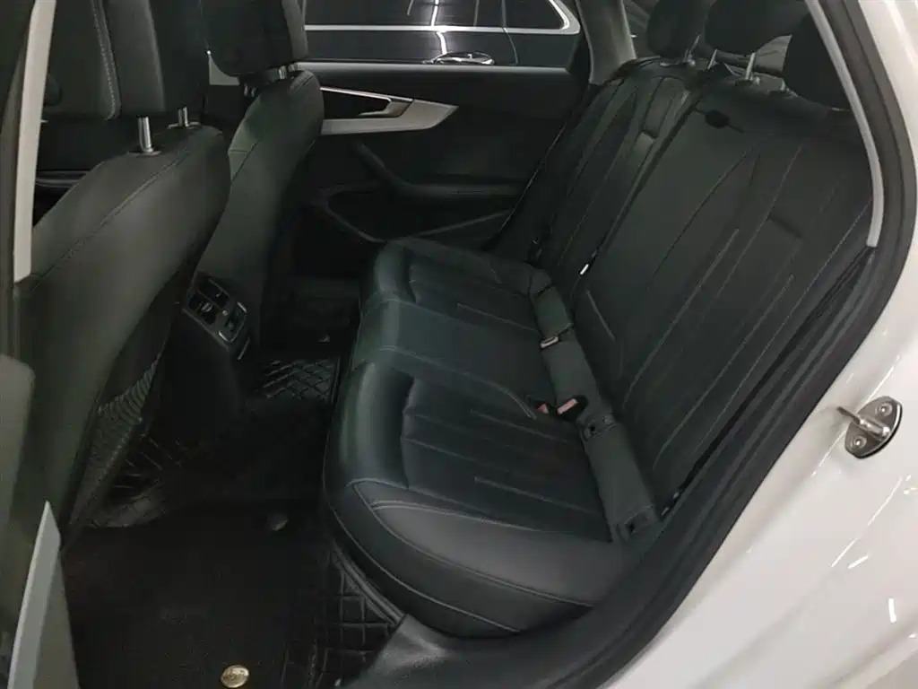 Audi A4L 2020 40 TFSI Luxury Elegance фото 16