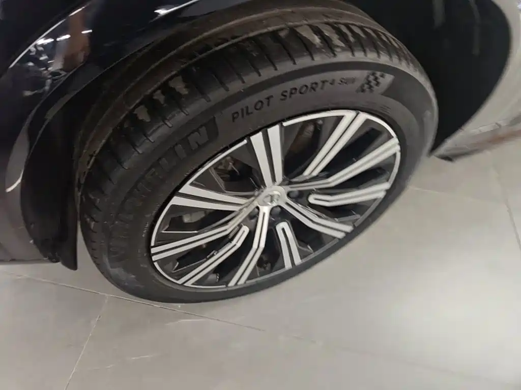 Volvo XC90 2023 2023 B5 Smart Luxury Edition 5-Seater