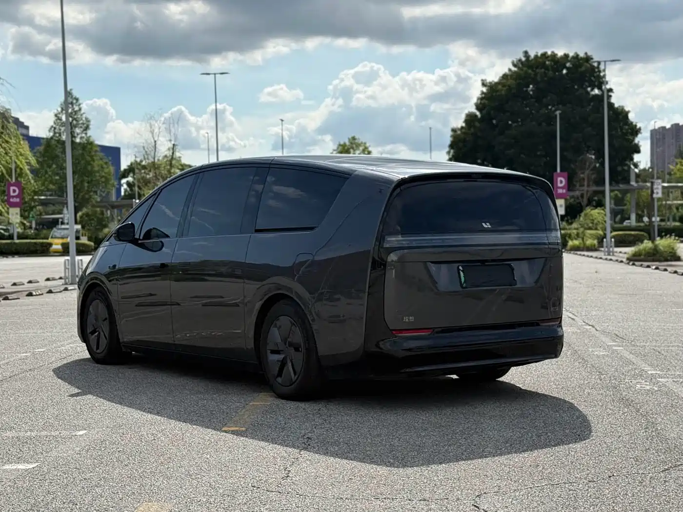 Li Auto MEGA 2026 2025 Model Home Family Special Edition
