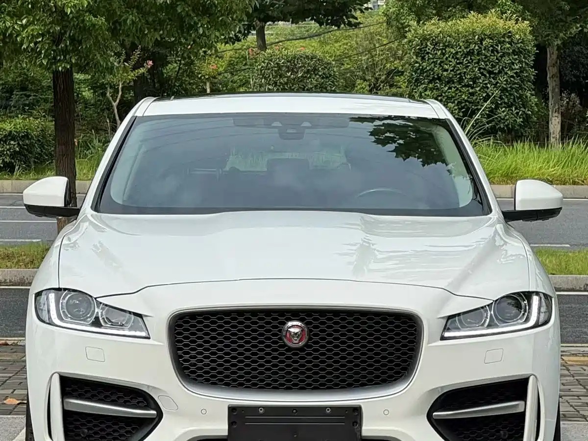 Jaguar F-PACE 2017 2016 3.0 SC 4WD R-Sport