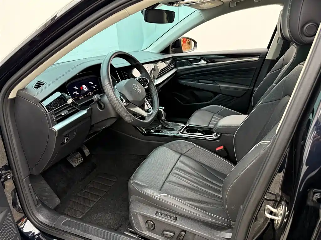 Volkswagen Passat 2024 330TSI Elite Edition фото 6