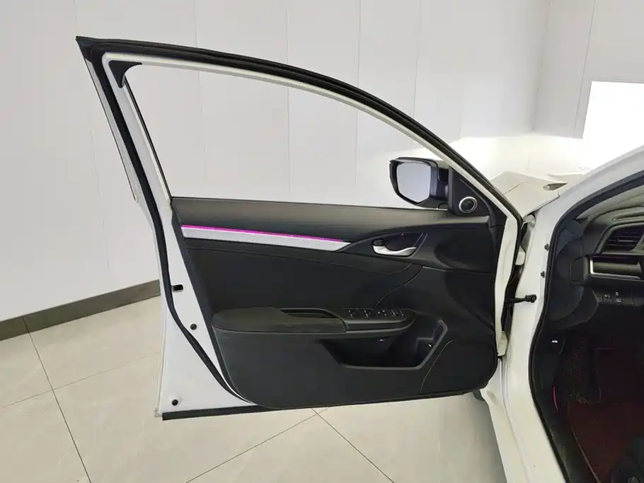 Фото 7 - Honda Civic