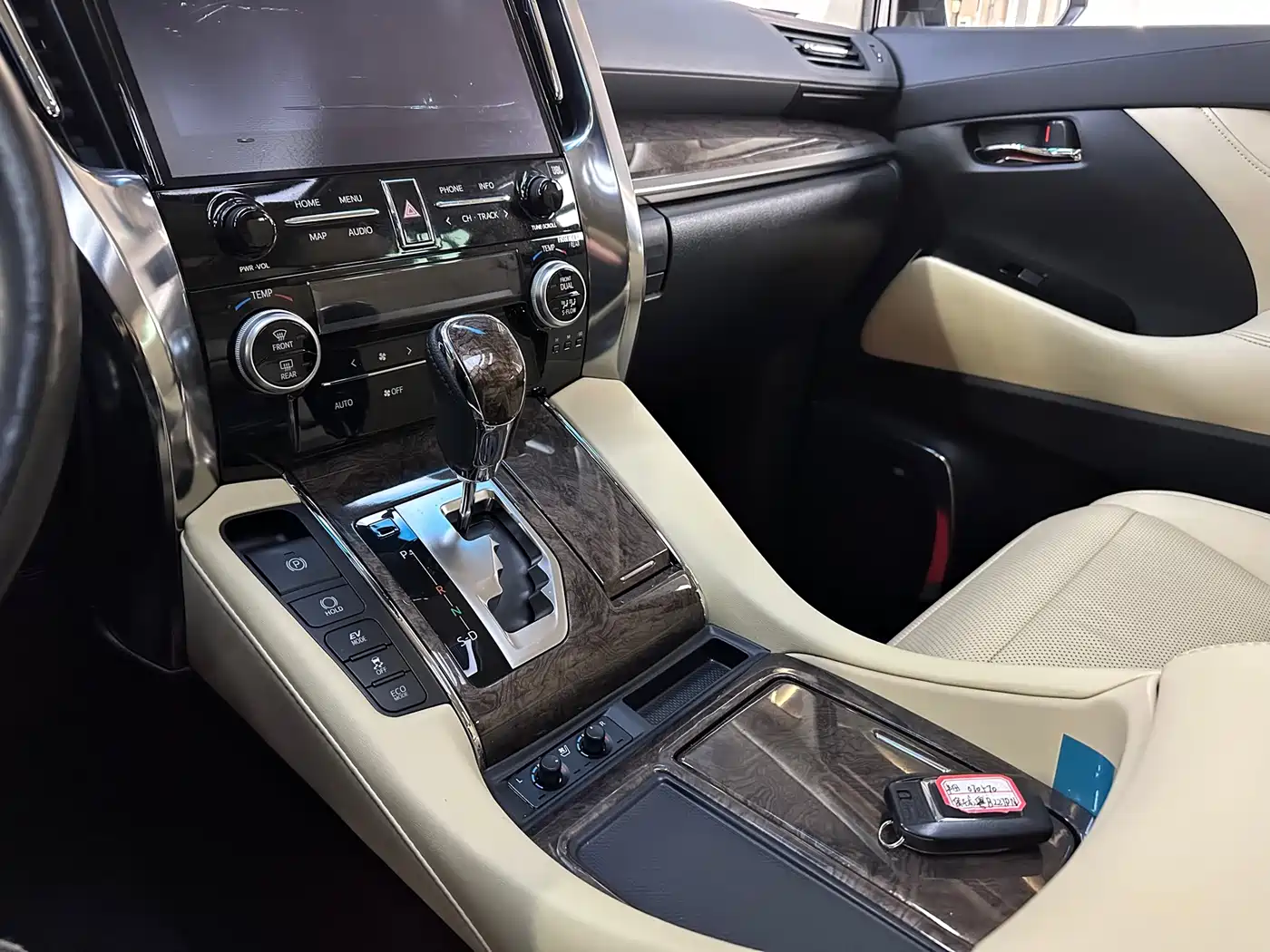 Toyota Alphard 2021 Hybrid 2.5L Premium фото 20