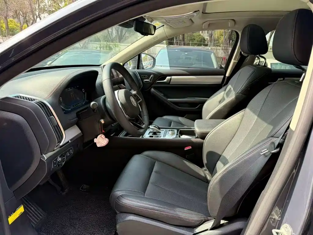 BYD Tang New Energy 2018 DM 2.0T AWD Smart Connection Enjoy Edition 7-Seater China V фото 4