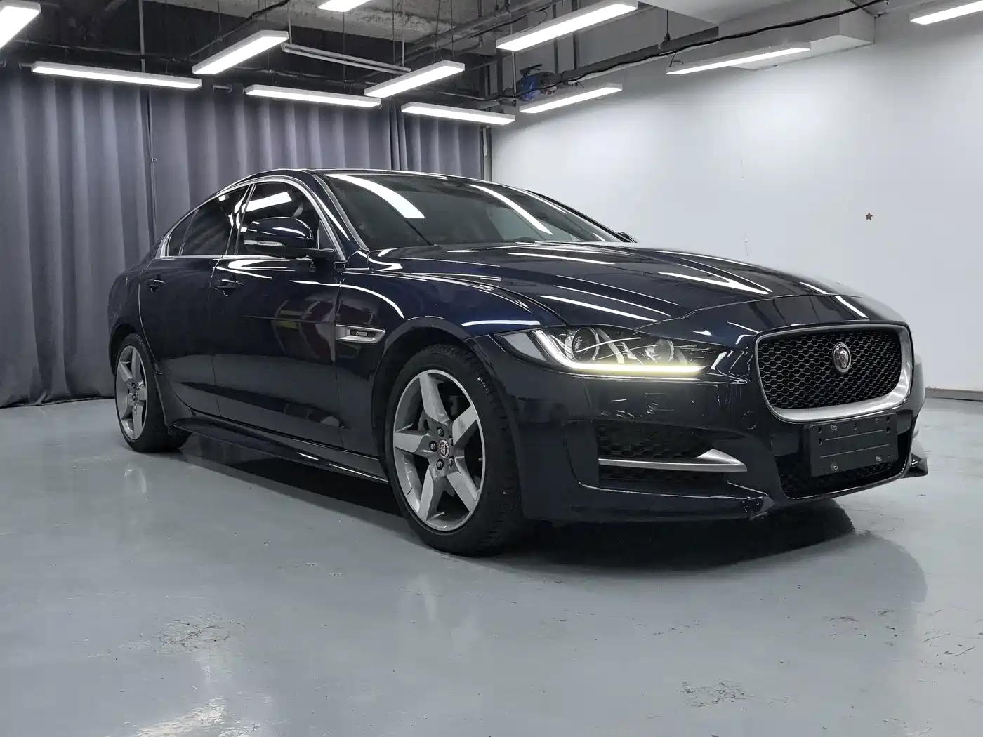 Jaguar XE 2016 2015 2.0T 200PS R-Sport