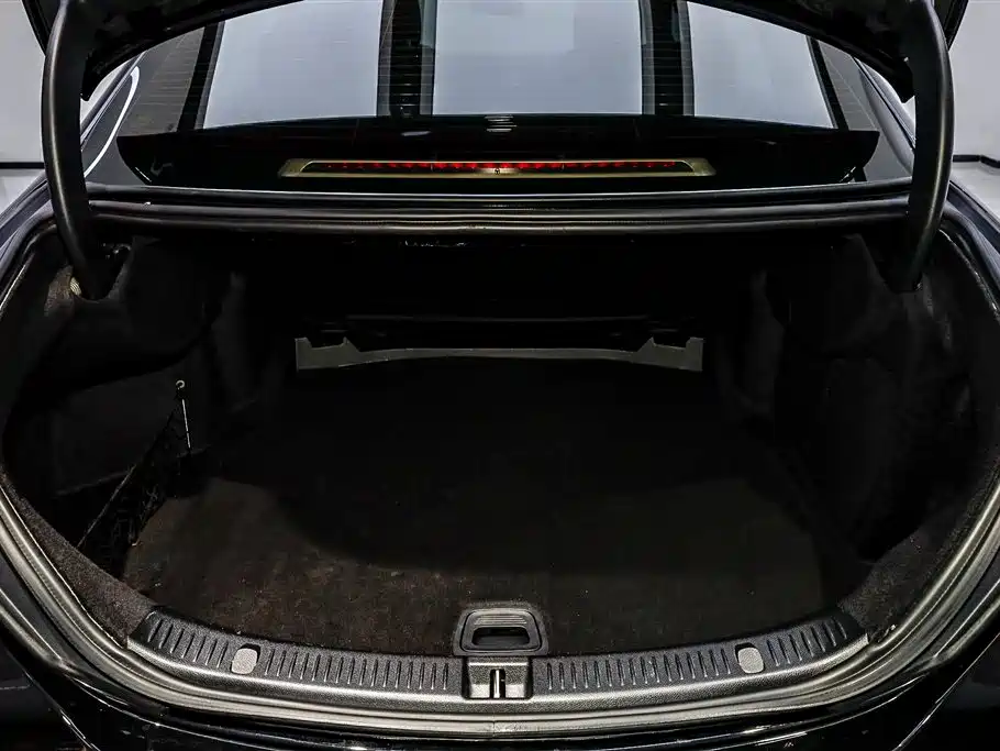 Mercedes-Benz E-Class 2023 E 300 L Fashion фото 6