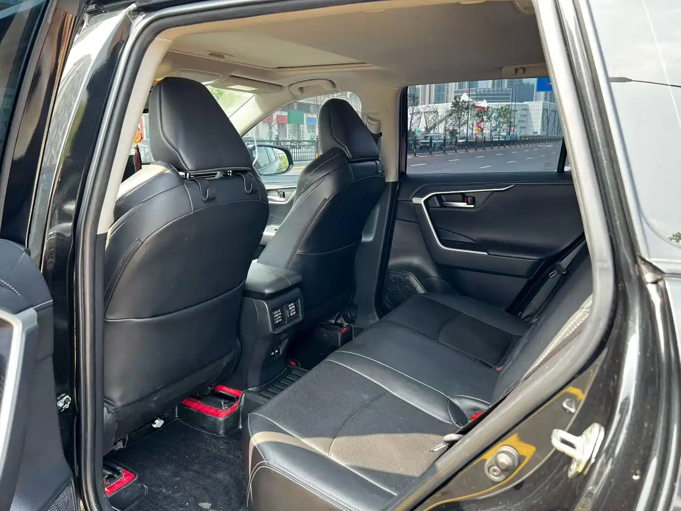 Toyota Wildlander 2020 2.0L CVT 2WD Premium фото 6
