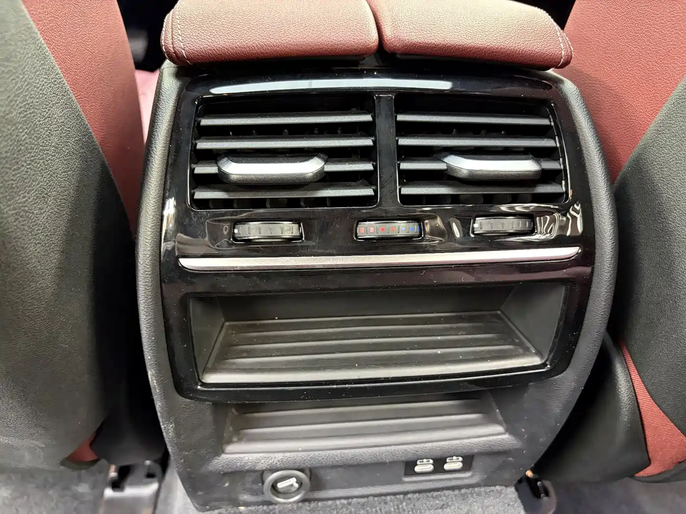 BMW 5 Series New Energy 2022 Facelift II 535Le Pioneer Edition M Sport Package фото 10
