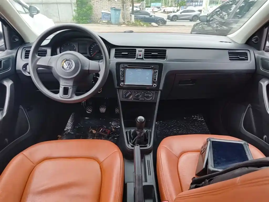 Volkswagen Santana 2015 1.4L Manual Trend Edition фото 10
