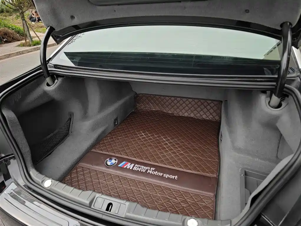 BMW 7 Series 2009 Model 740Li Leading Edition фото 15