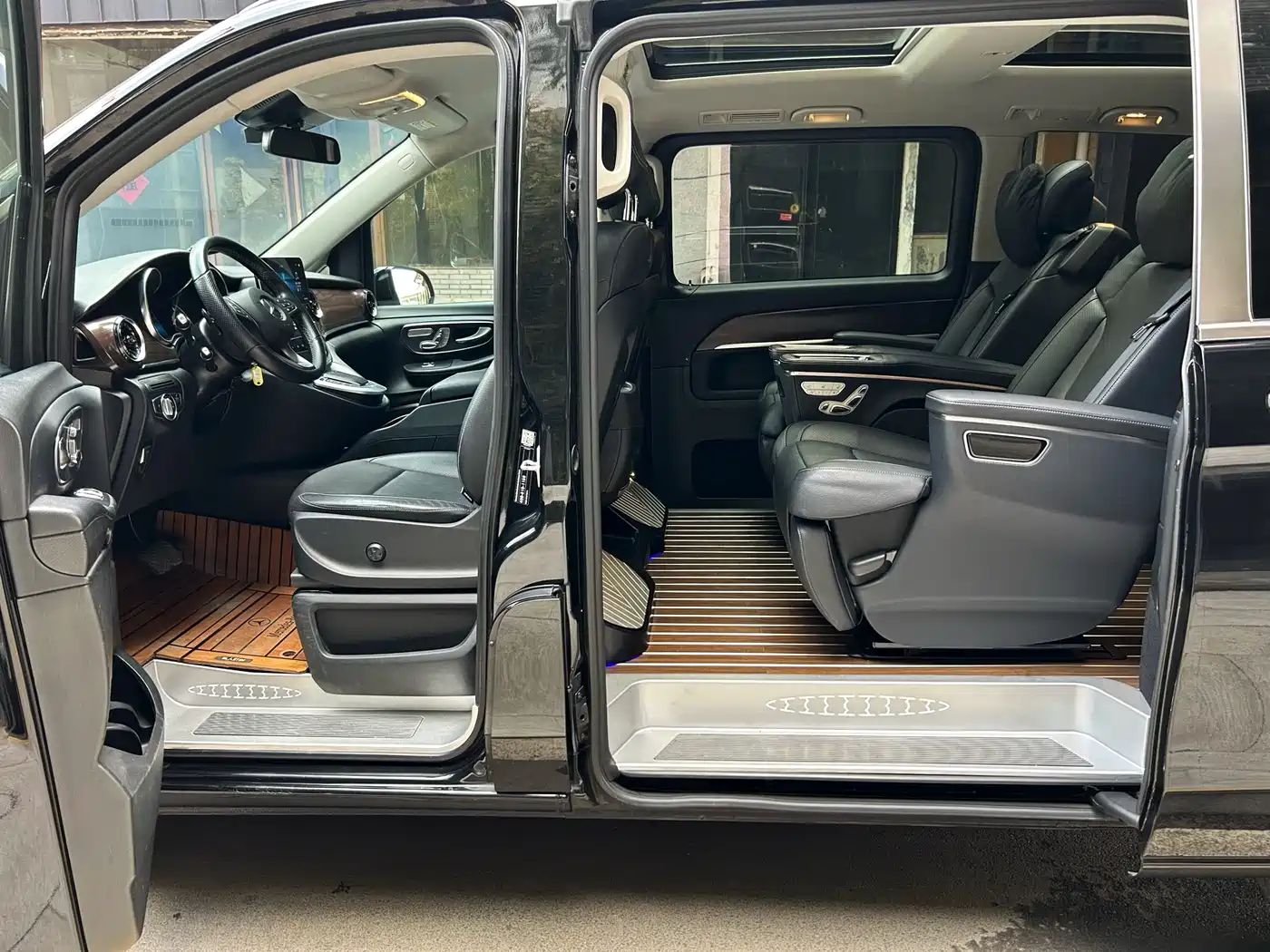 Mercedes-Benz V-Class 2021 V 260 Pilot Edition фото 10