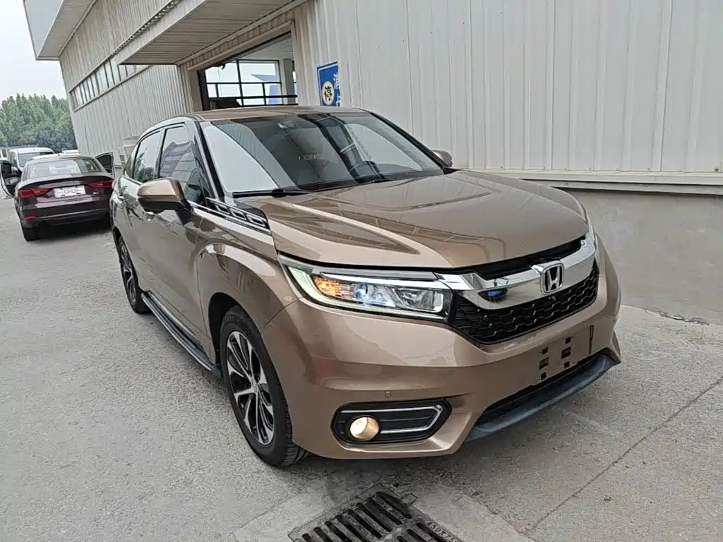 Photo 4 - Honda Avancier