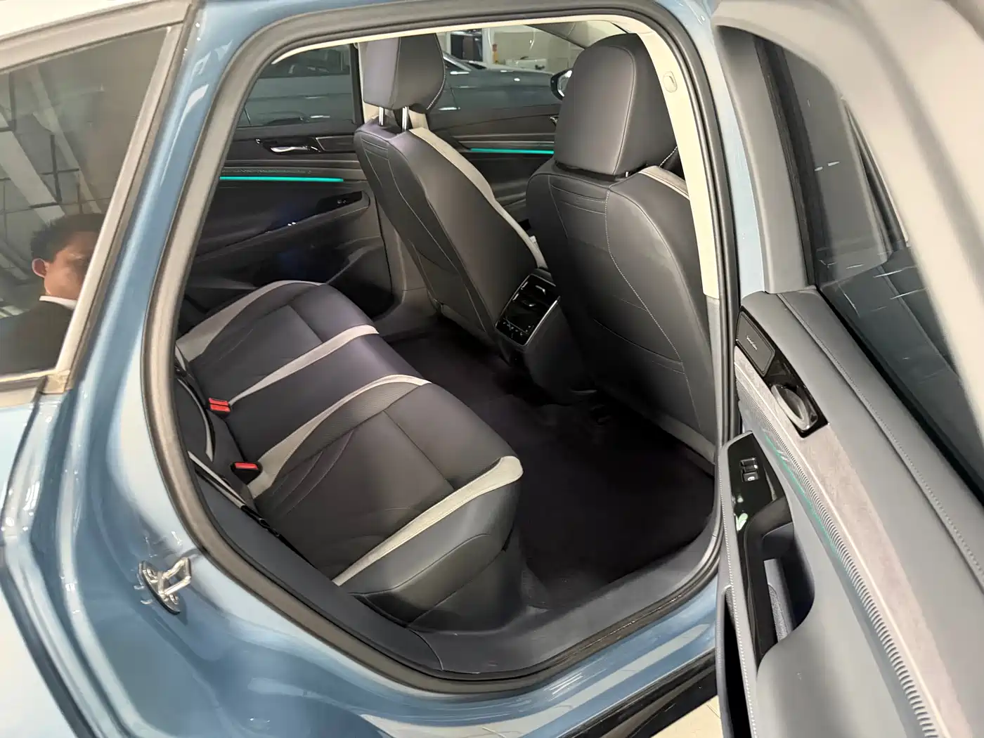 VOLKSWAGEN ID.7 VIZZION