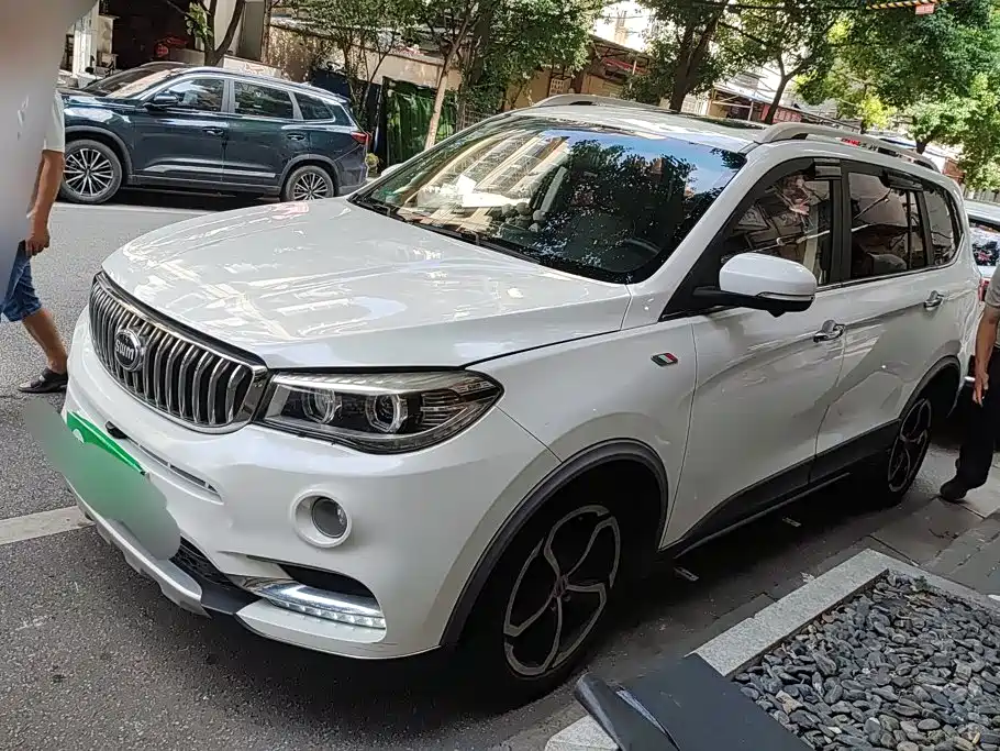SWM Motor SWM X7 2018 2017 1.5T Automatic Smart Enjoy 7-seater