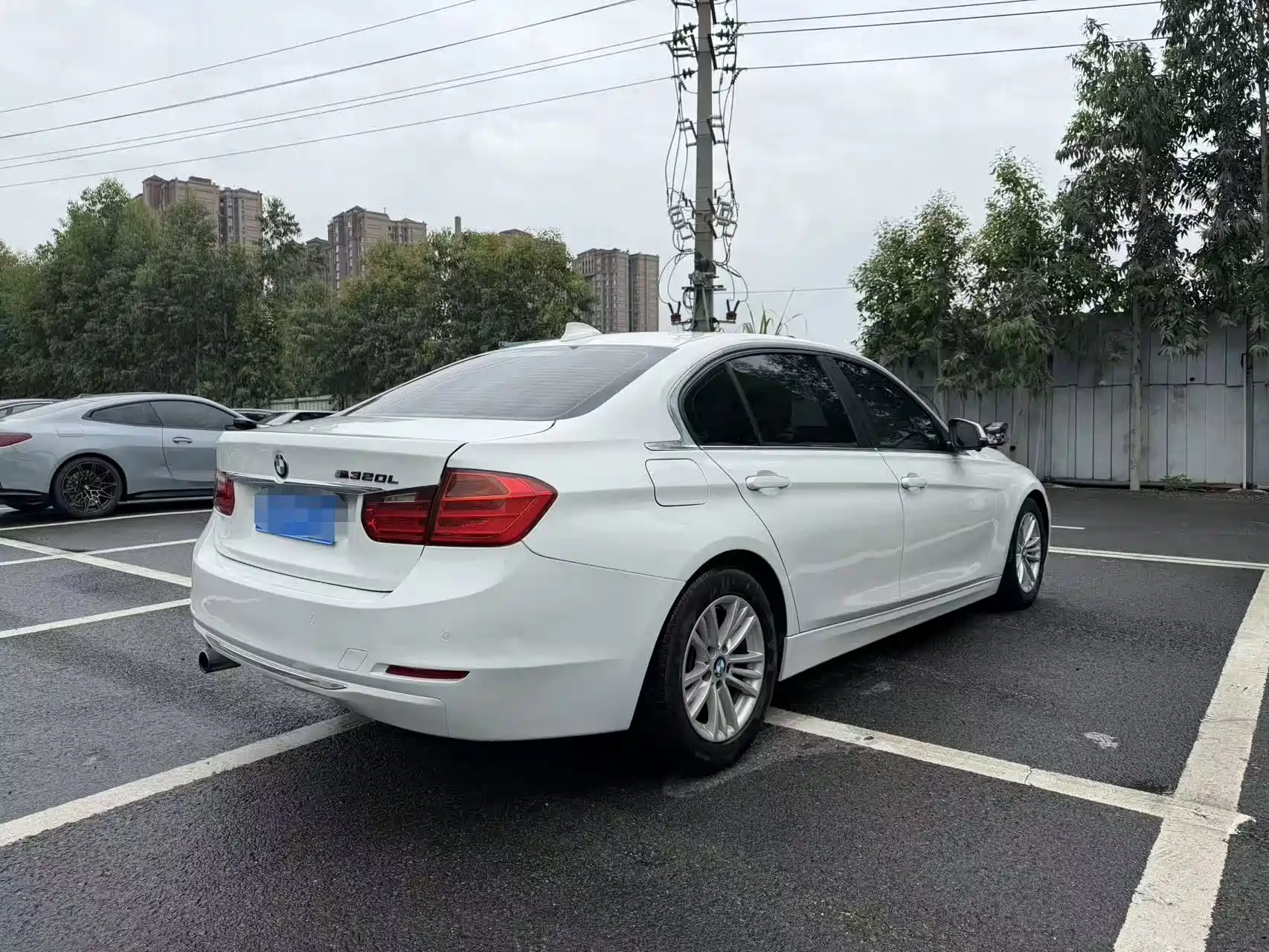 Photo 4 - BMW 3 Series