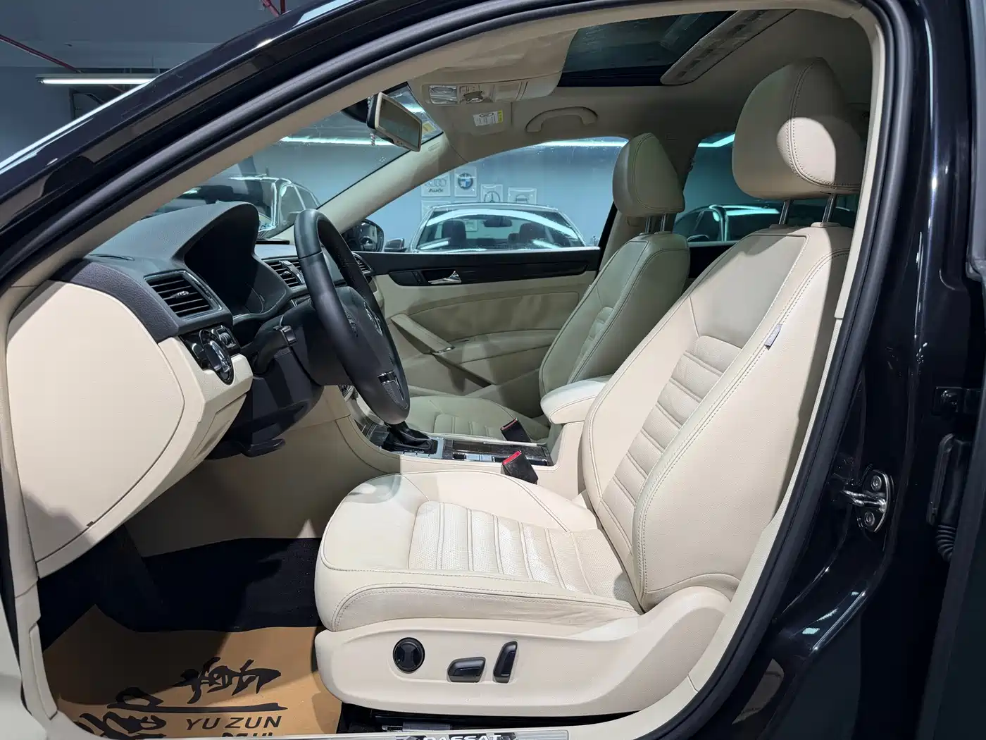 Volkswagen Passat 2014 1.8TSI DSG Executive Edition фото 9