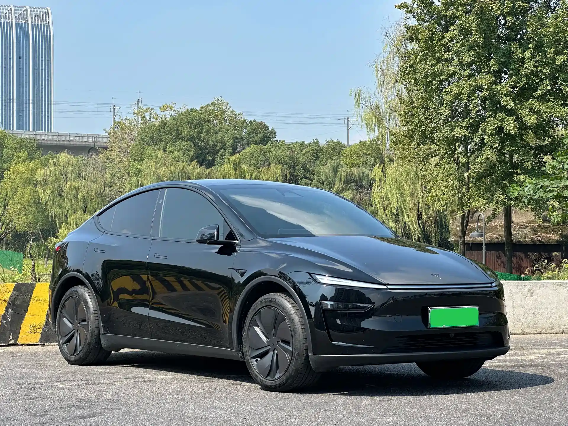 Фото 4 - Tesla Model Y