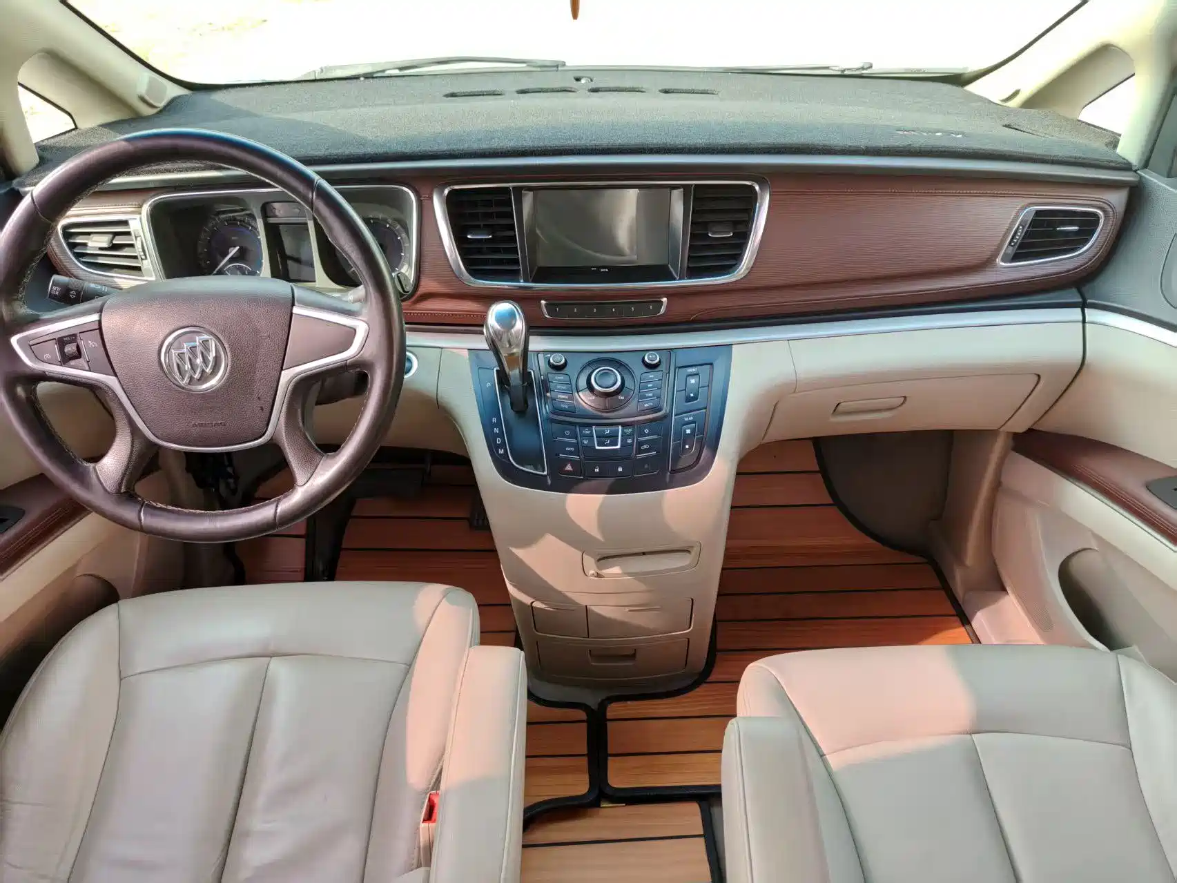 Фото 7 - Buick GL8