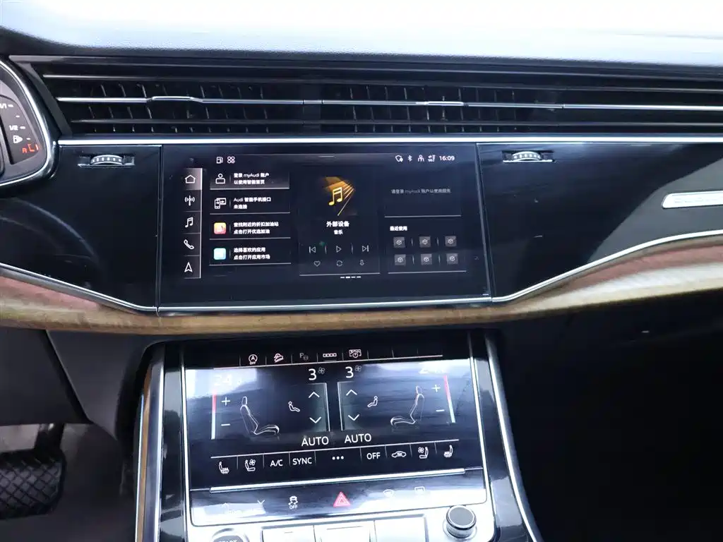 Audi Q7 2022 55 TFSI quattro S line Ice & Snow Edition фото 10