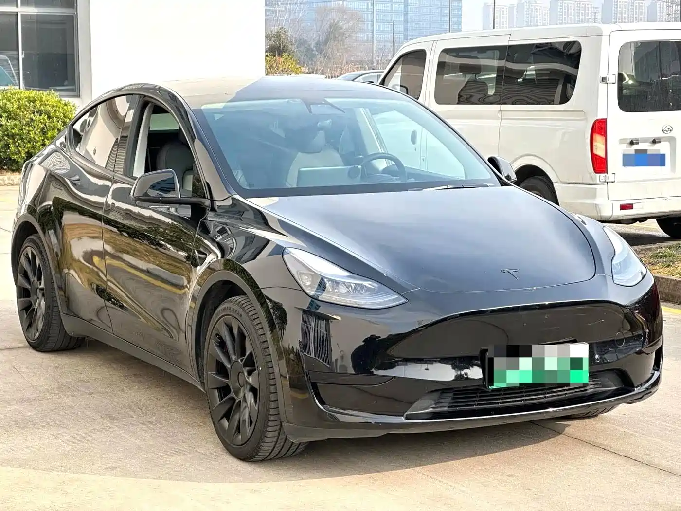 TESLA MODEL Y
