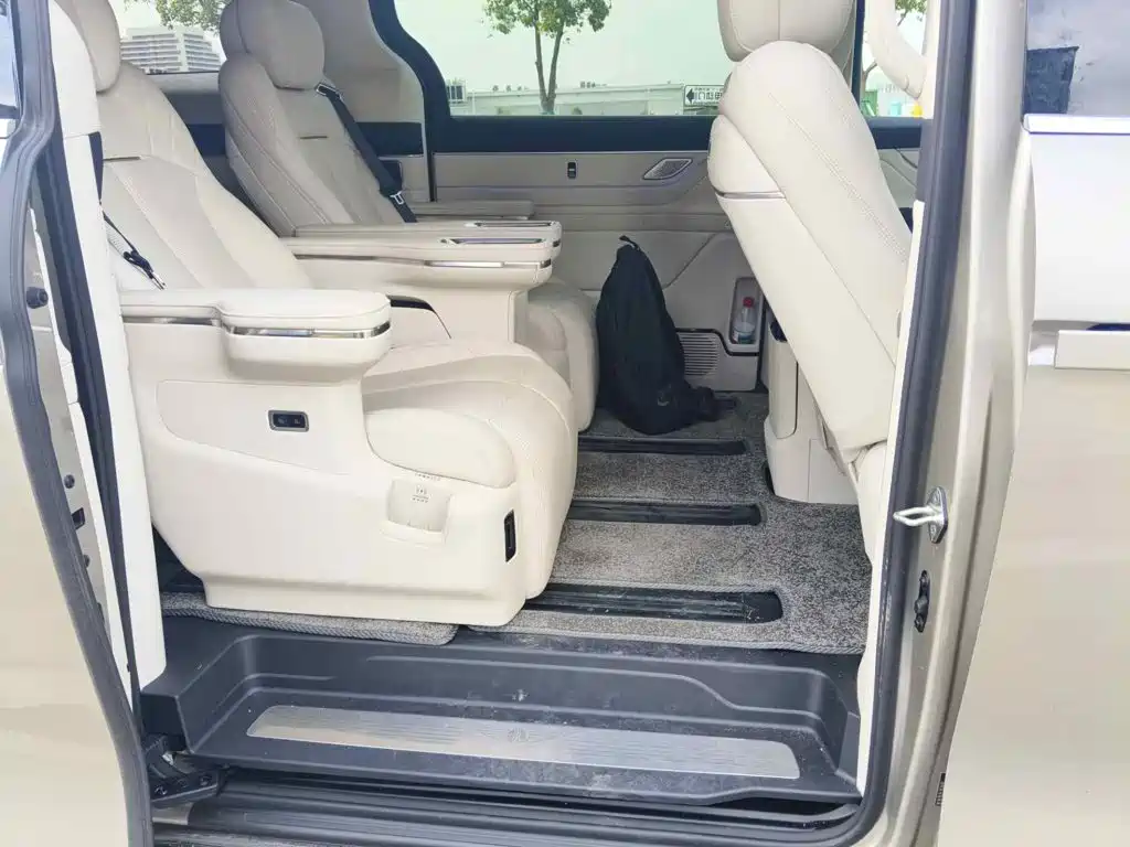 Geely Galaxy Galaxy V900 2026 2026 Model Base Version 8-Seater