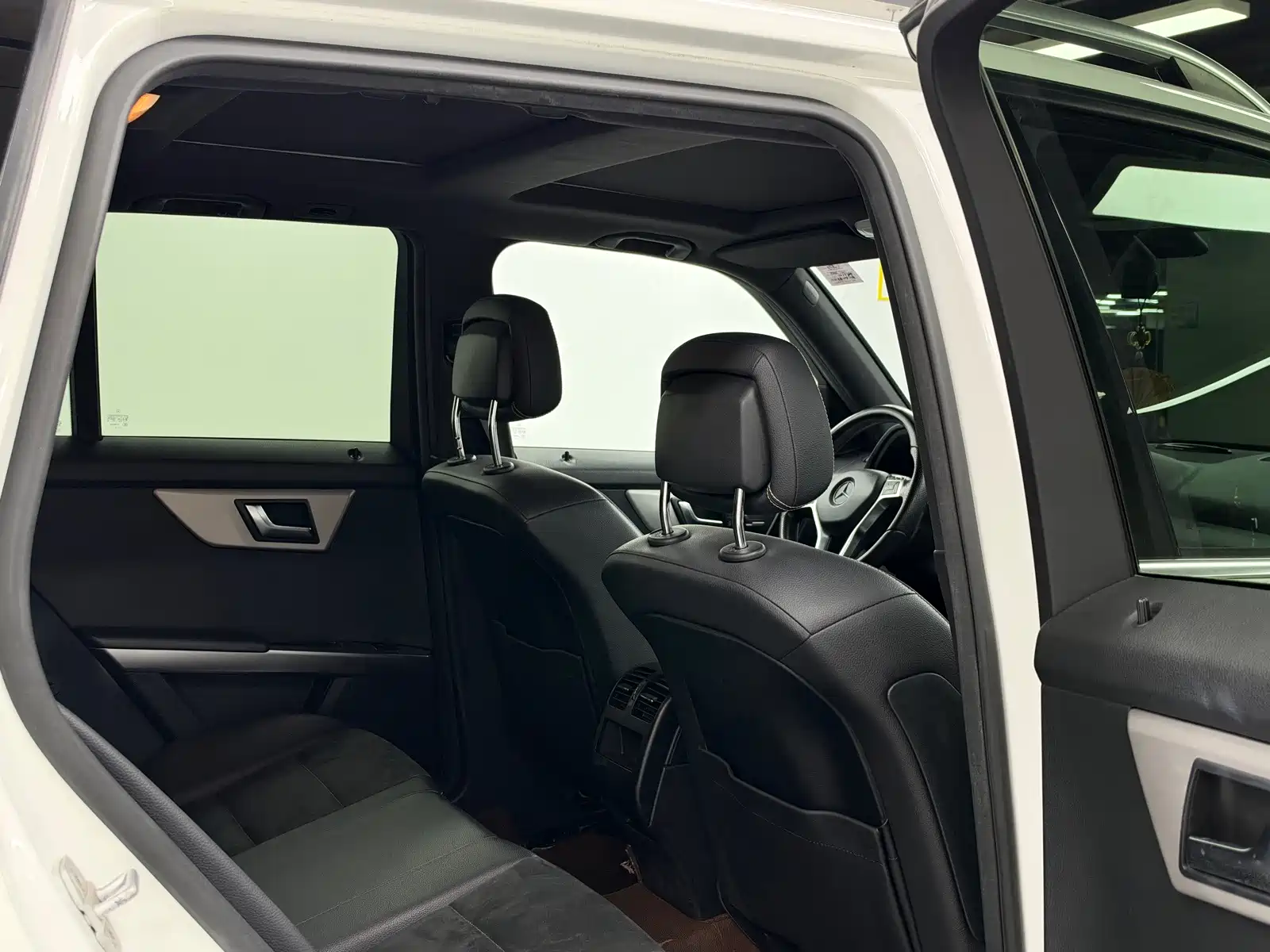 Photo 8 - Mercedes-Benz GLK-Class