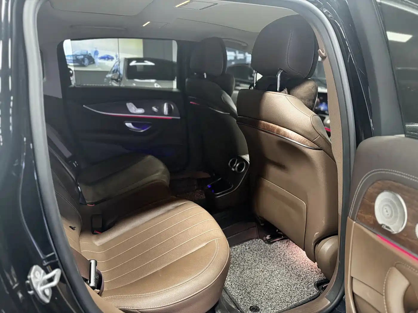 Mercedes-Benz E-Class 2023 E 300 L Luxury фото 14