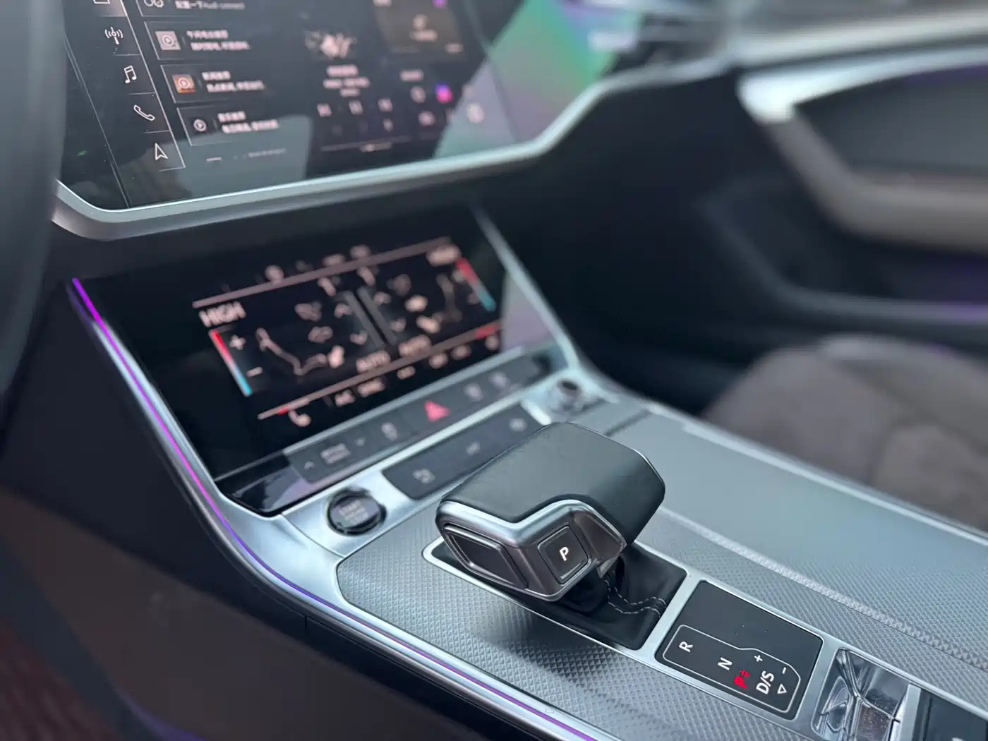 Audi A7L 2023 45 TFSI quattro S-line Shadow Warrior Edition фото 10