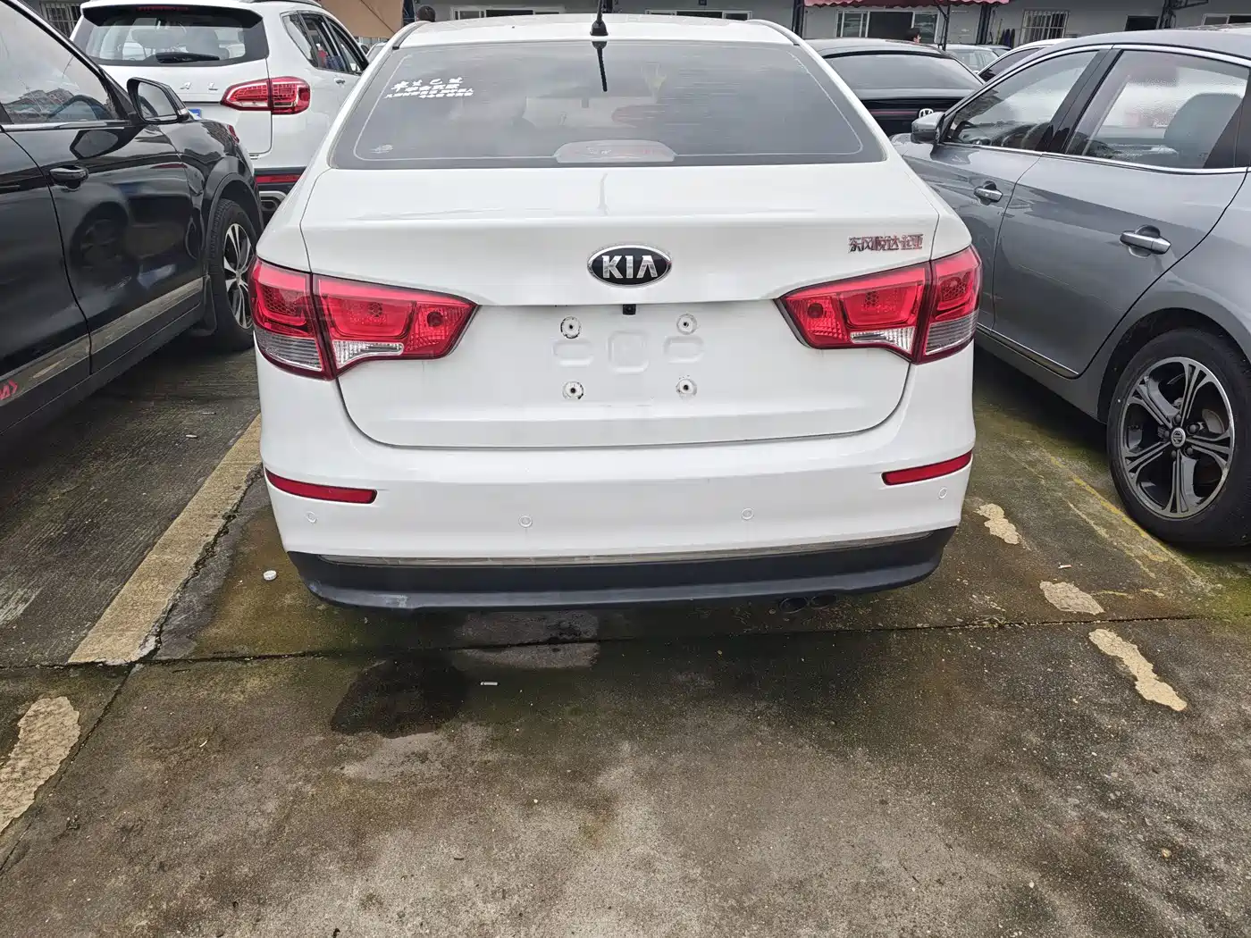 Kia K2 2017 2015 Sedan 1.4L AT GLS