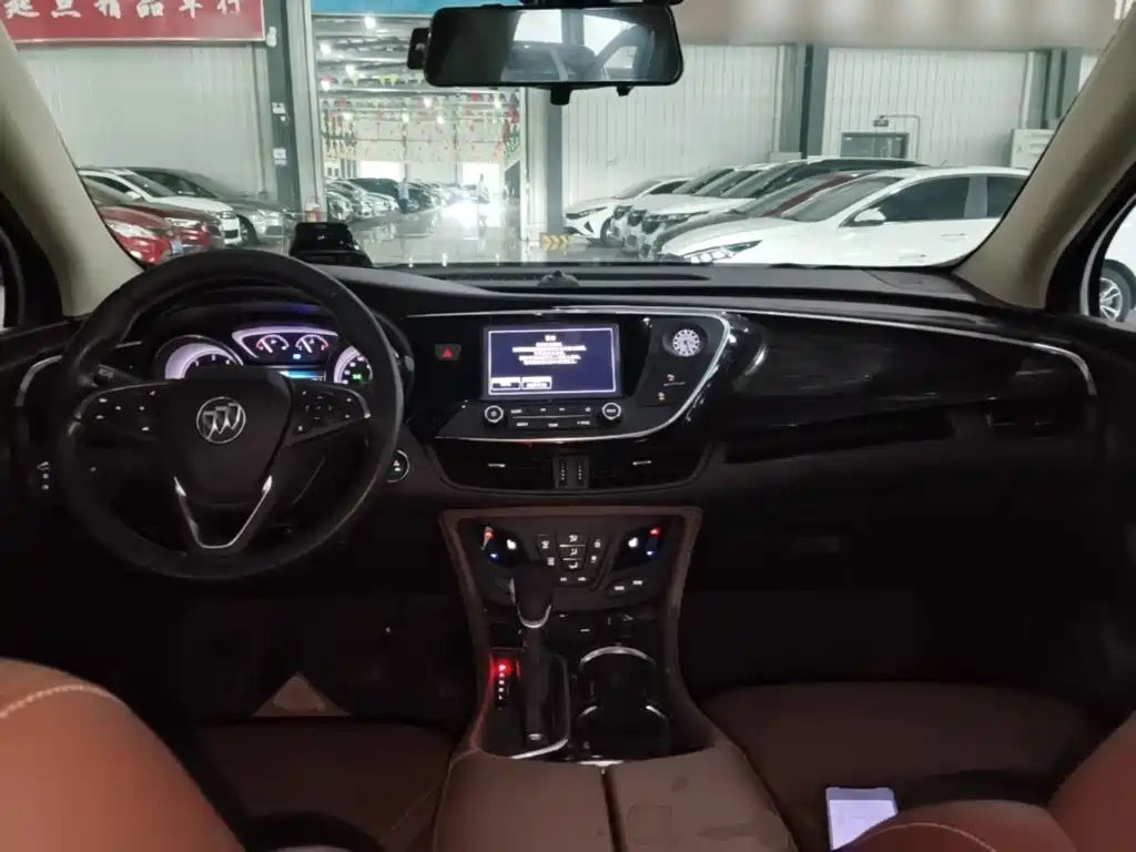 Фото 10 - Buick Envision Plus