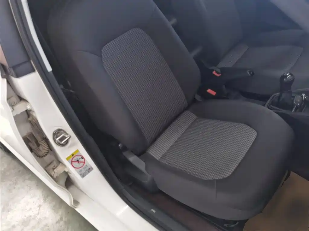 Volkswagen Santana 2016 1.4L Manual Trend Edition фото 25
