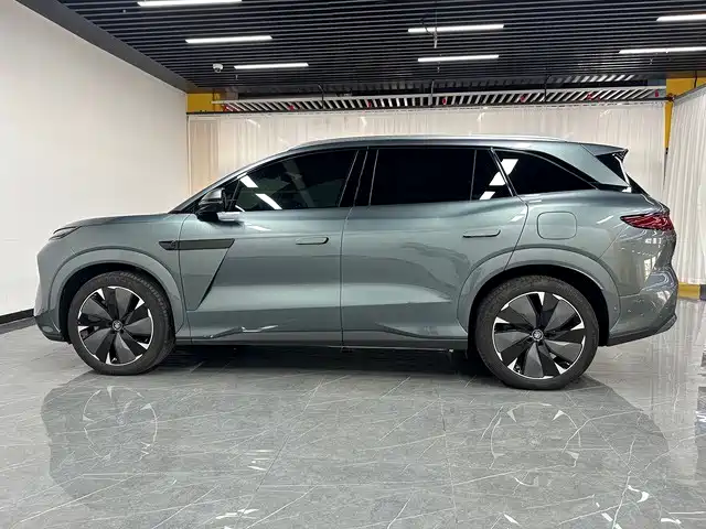 BYD TANG L