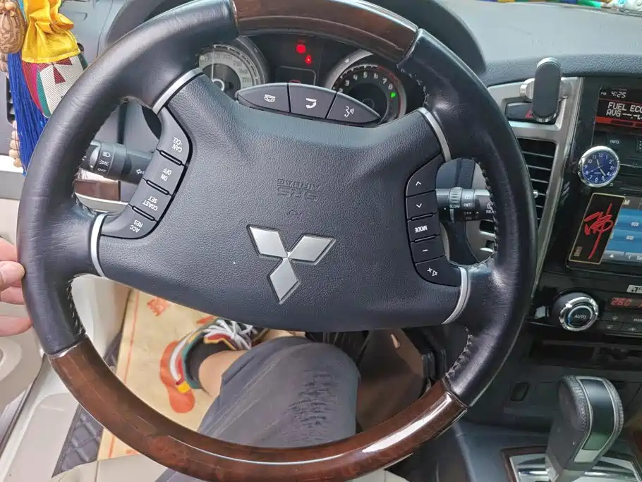 Фото 15 - Mitsubishi Pajero (Import)