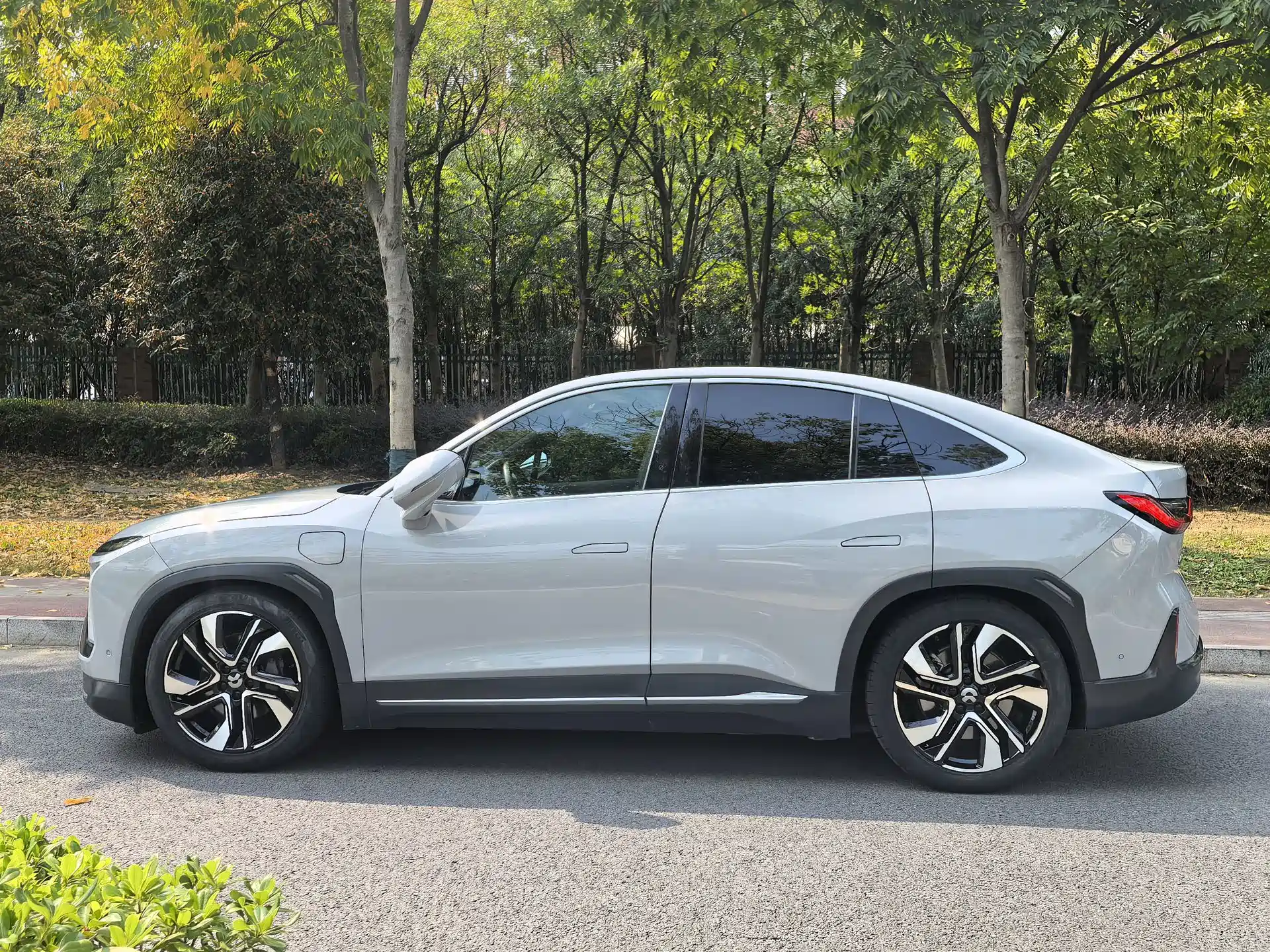 Фото 3 - NIO EC6